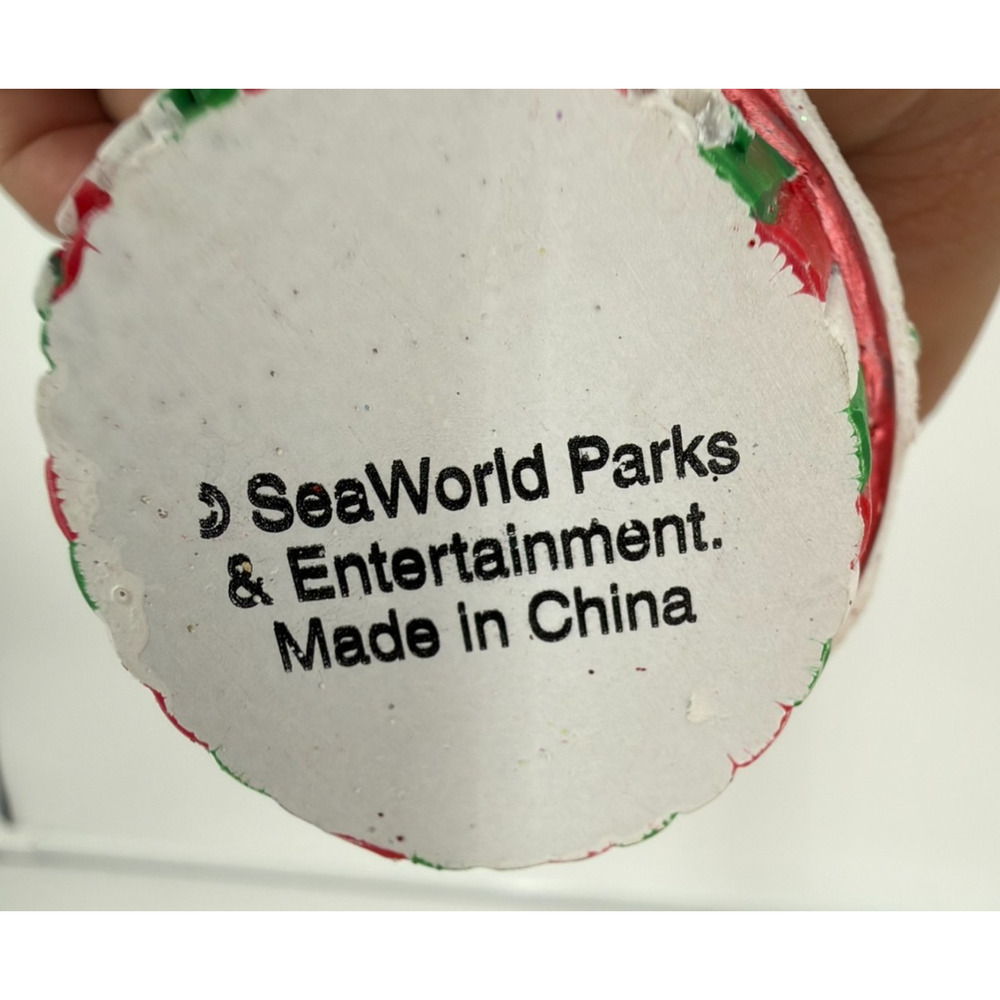 SeaWorld Theme Park Polar Bear Sitting On A Cupcake Christmas Holiday Ornament - Picture 6 of 6